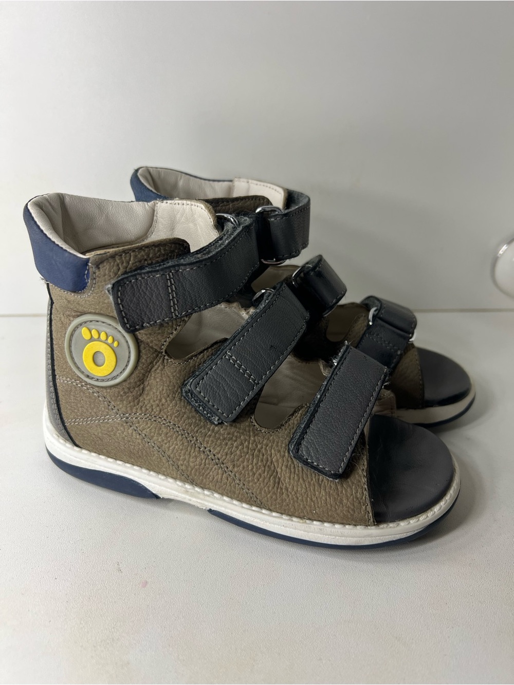 Kids Open-Toe Orthopedic Sandals in Olive with Black Straps - Picture 2 of 14